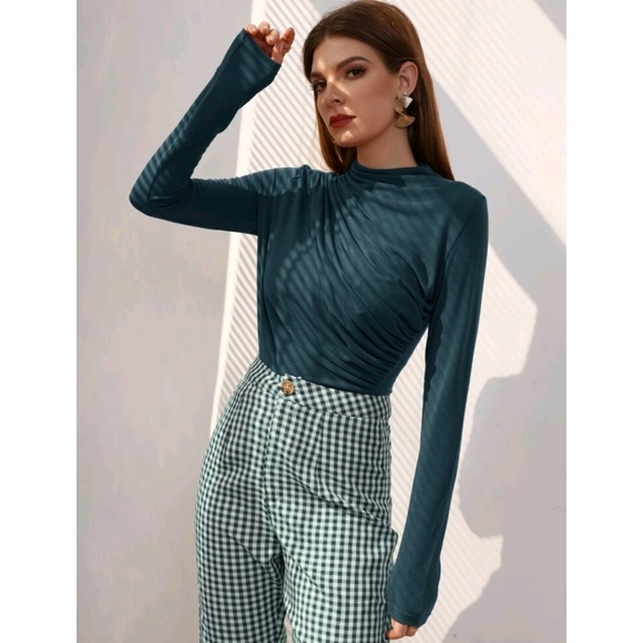 Mock Neck Ruched Slim Fit Pullover Tee - Picture 5 of 11